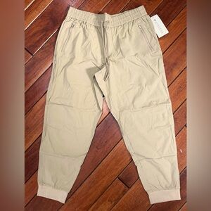 Athleta Trekkie North jogger Large NWT 3 zipper pockets Very light olive green.
